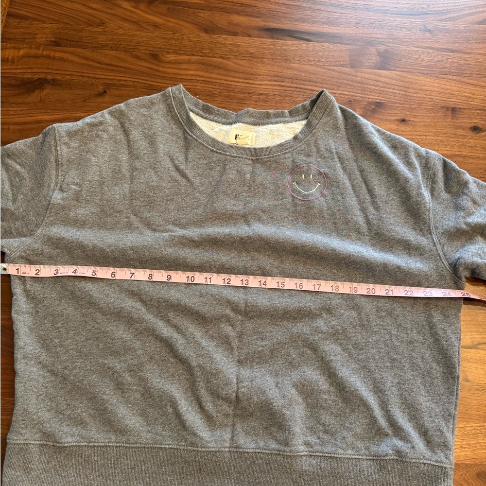 P A C T Organic Embroidered Slouchy Sweatshirt in Smiley face Embroidered - Picture 5 of 7